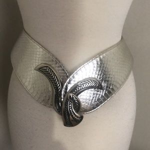 JR Comeco adjustable silver snakeskin belt.